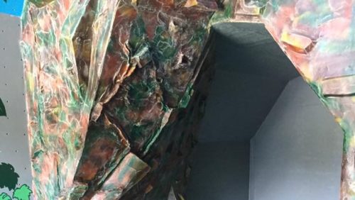 長野県のクライミング施設「ボルダリング＆ちょこっとカフェ 楽々登（らくらくと）」